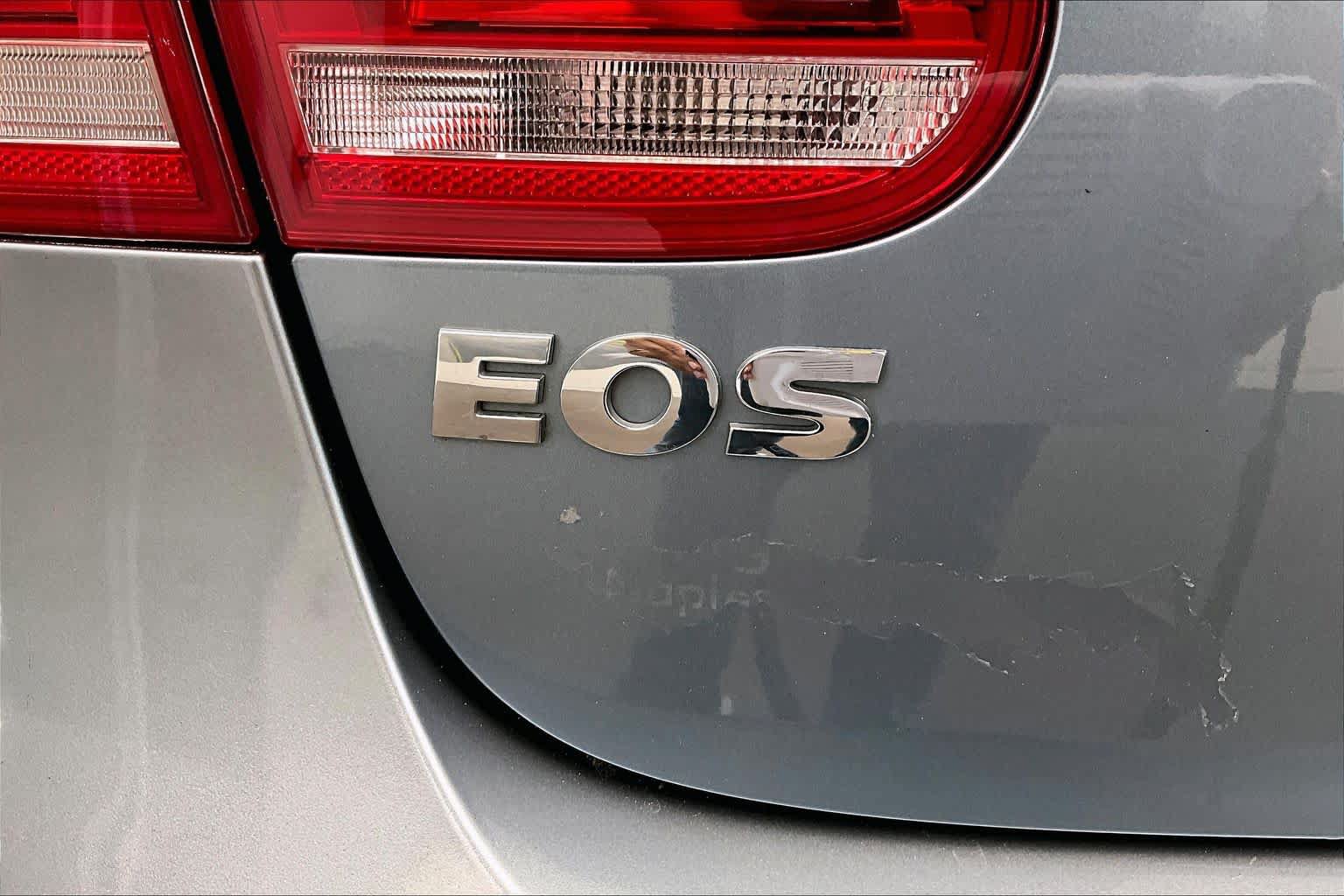 Used 2012 Volkswagen Eos Executive FWD image 30