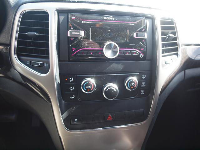 Used 2011 Jeep Grand Cherokee Laredo AWD/4WD image 10