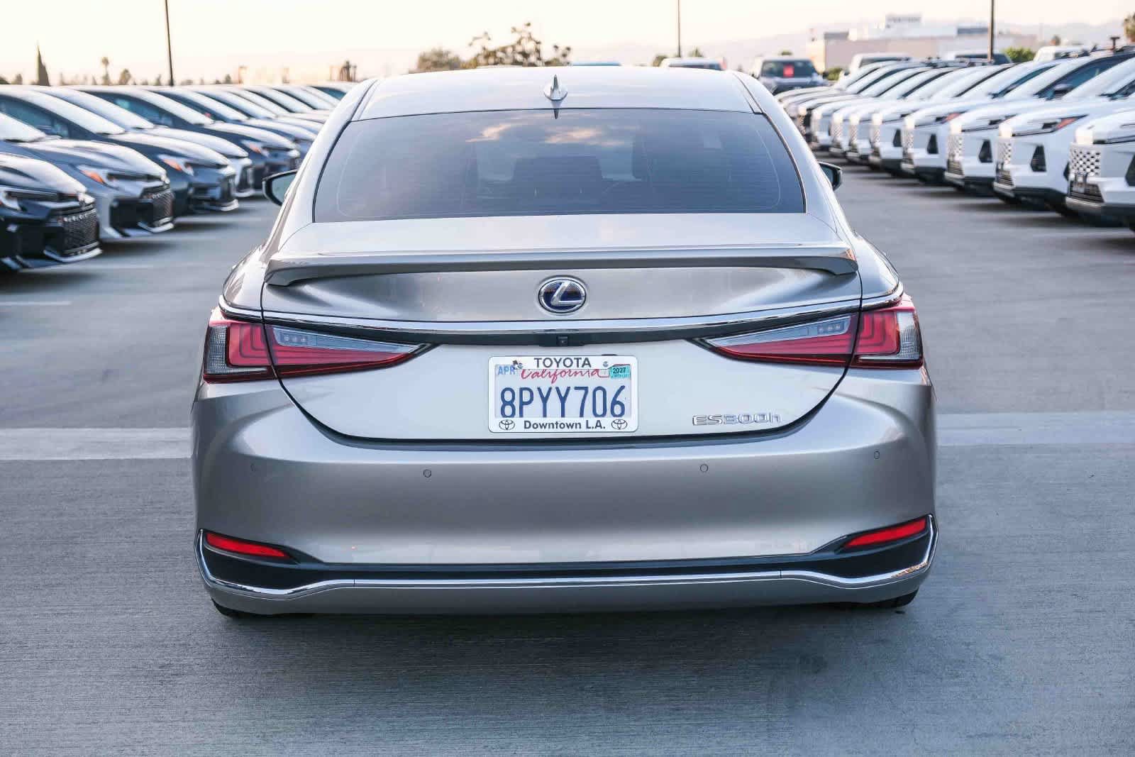 Used 2020 Lexus ES 300h w/ Premium Package FWD image 5