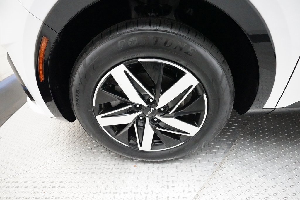 Certified 2022 Kia Sorento S w/ Panoramic Sunroof Package image 26