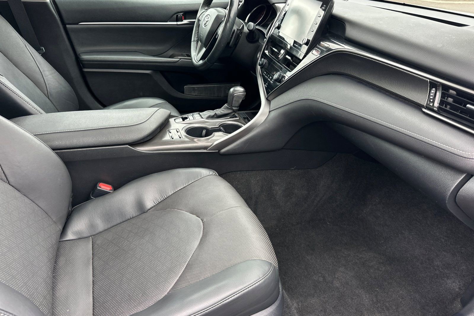 Used 2022 Toyota Camry XSE w/ Navigation Package FWD image 14