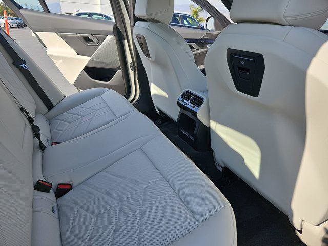 Used 2024 BMW 540i xDrive w/ Premium Package image 11