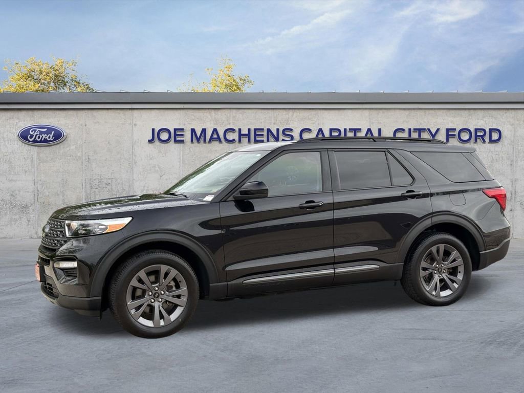 Used 2023 Ford Explorer XLT w/ Equipment Group 202A image 9