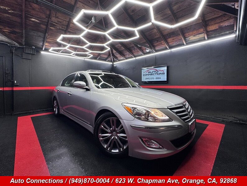 Used 2012 Hyundai Genesis 3.8 w/ Premium Pkg RWD image 1