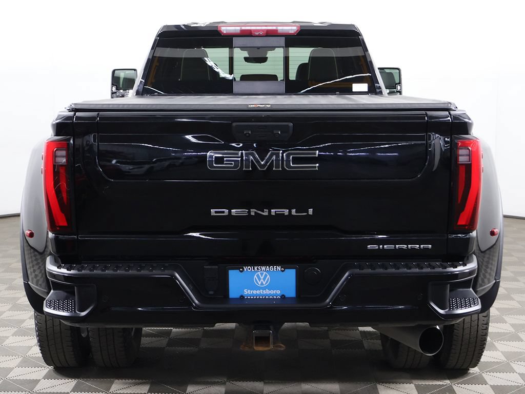 Used 2024 GMC Sierra 3500 Denali Ultimate AWD/4WD image 17