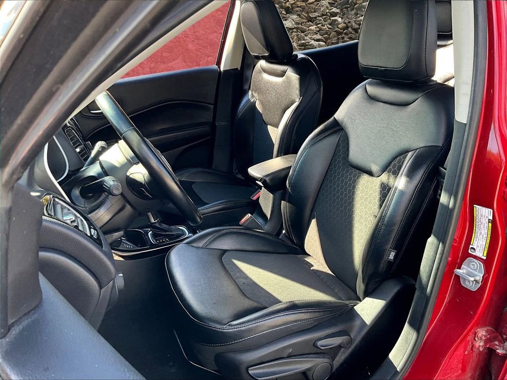 Used 2018 Jeep Compass Latitude image 22