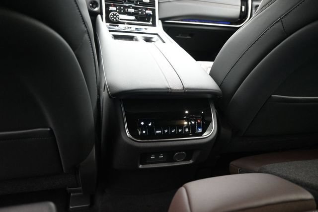 Used 2026 Nissan Armada Platinum Reserve w/ Convenience Package AWD/4WD image 25