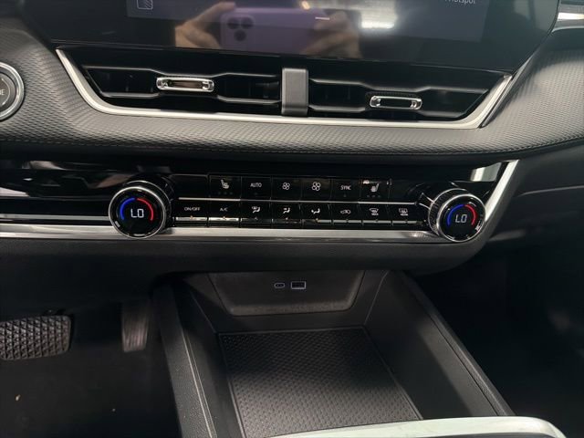 New 2026 Chevrolet Equinox LT w/ Convenience Package II AWD/4WD image 17