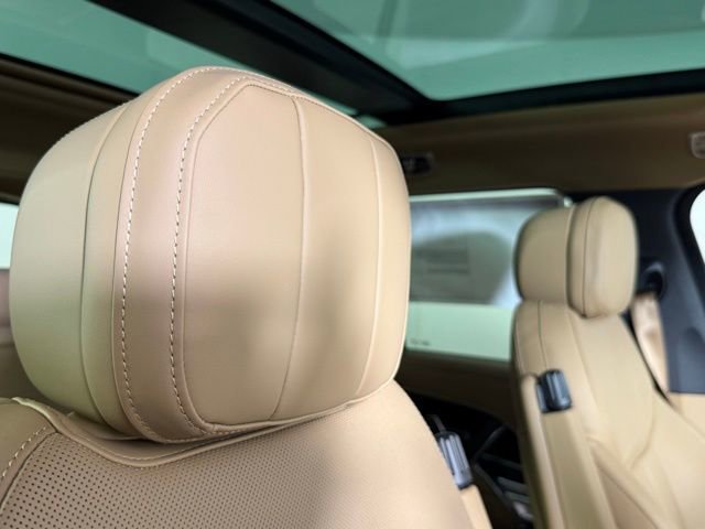 New 2025 Land Rover Range Rover SE image 34