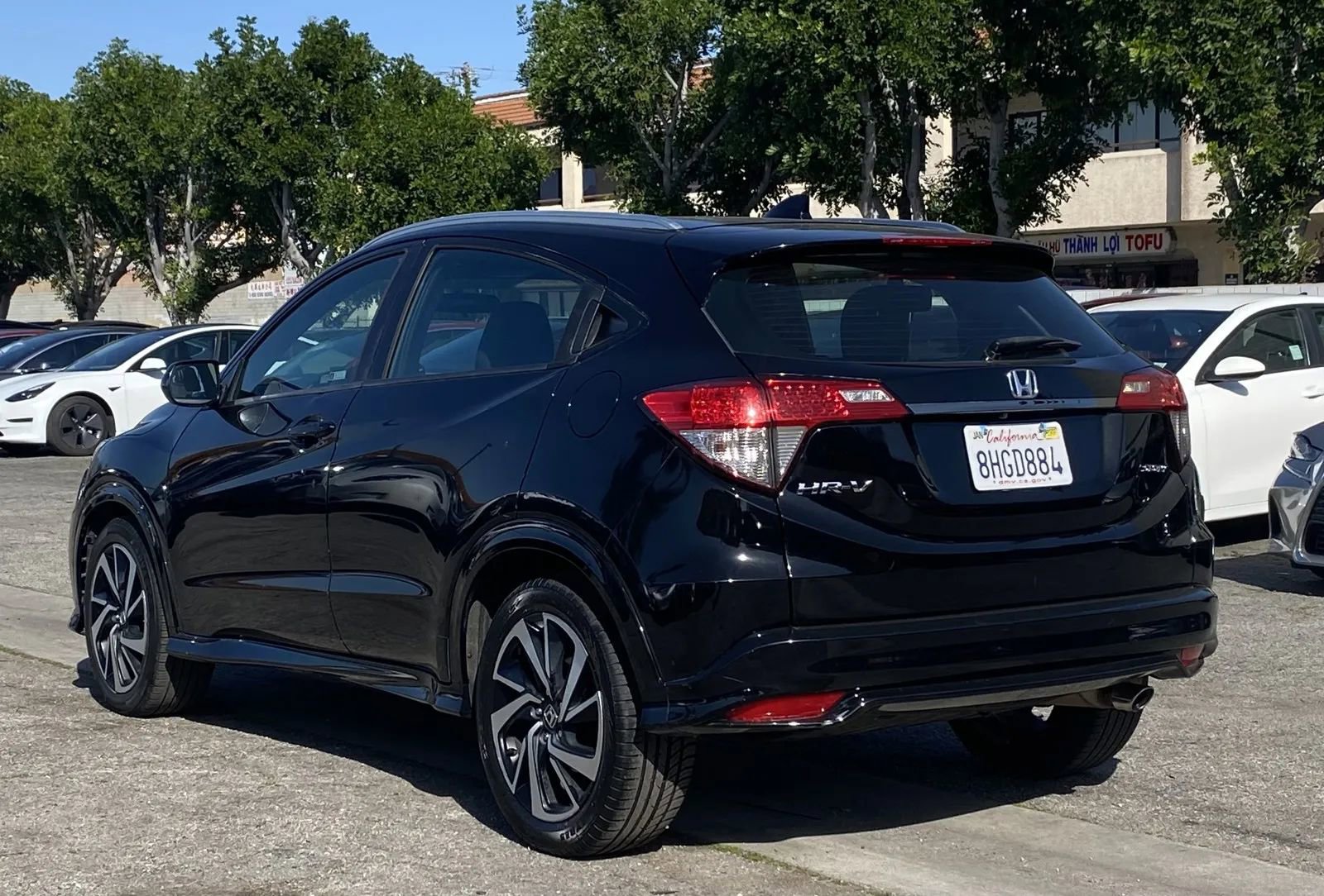 Used 2019 Honda HR-V Sport image 2