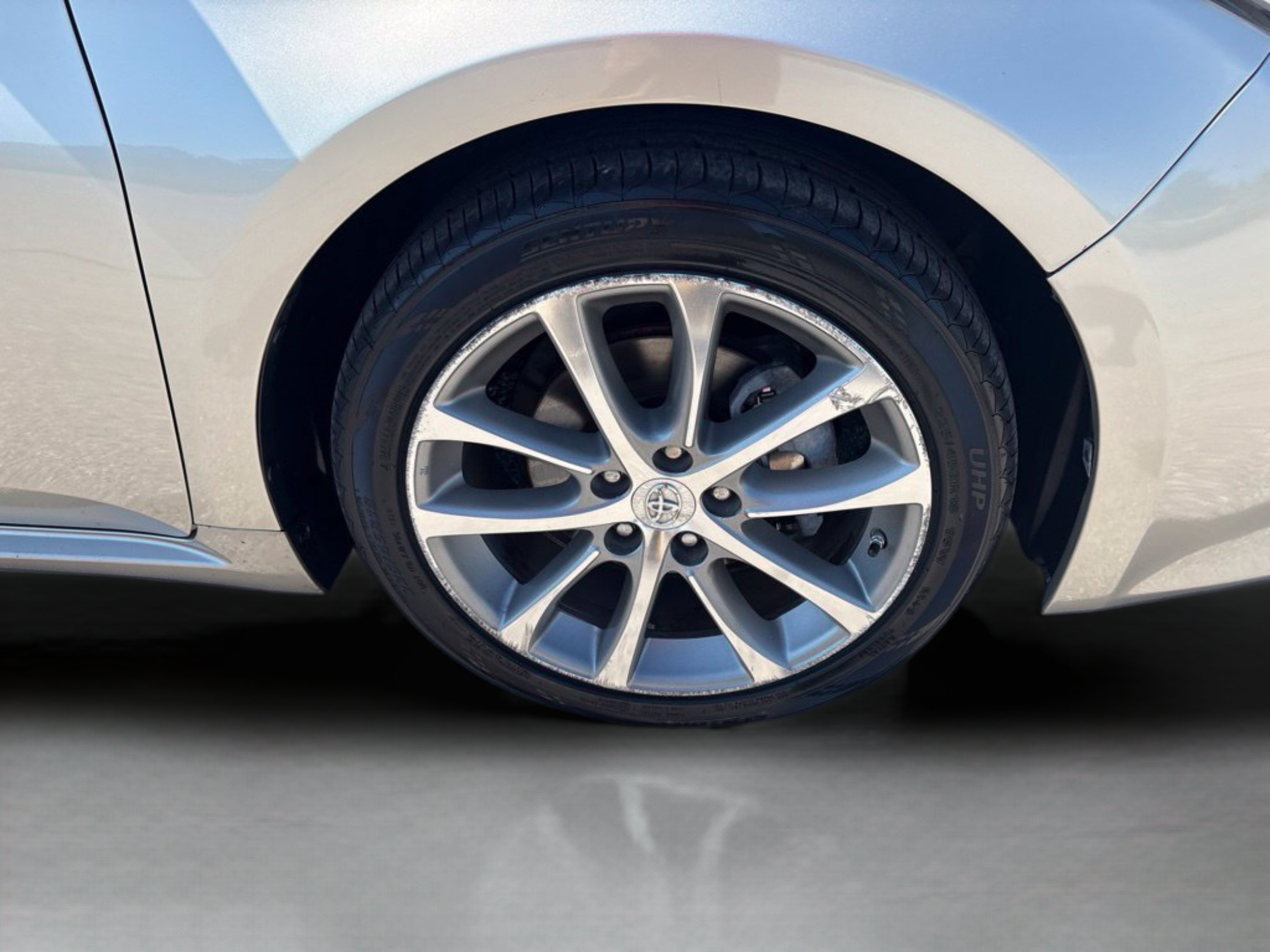 Used 2014 Toyota Avalon XLE Touring FWD image 35
