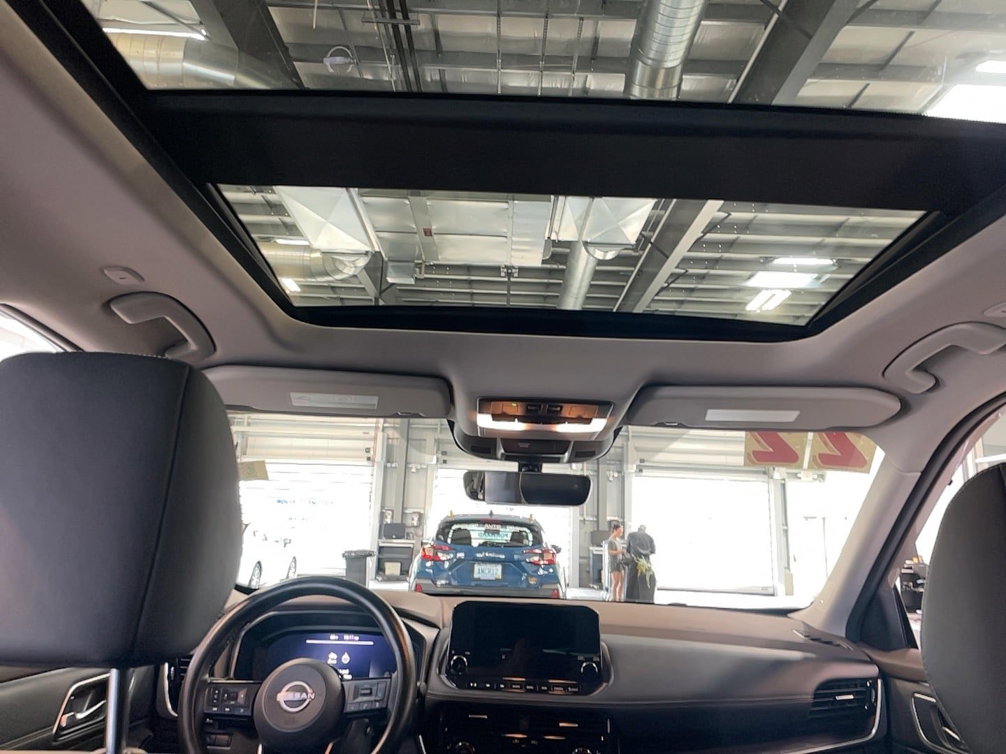 Used 2022 Nissan Rogue Platinum w/ Head-Up Display Package AWD/4WD image 7