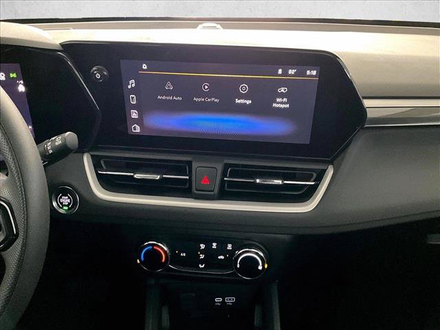 Used 2025 Chevrolet TrailBlazer LS FWD image 24