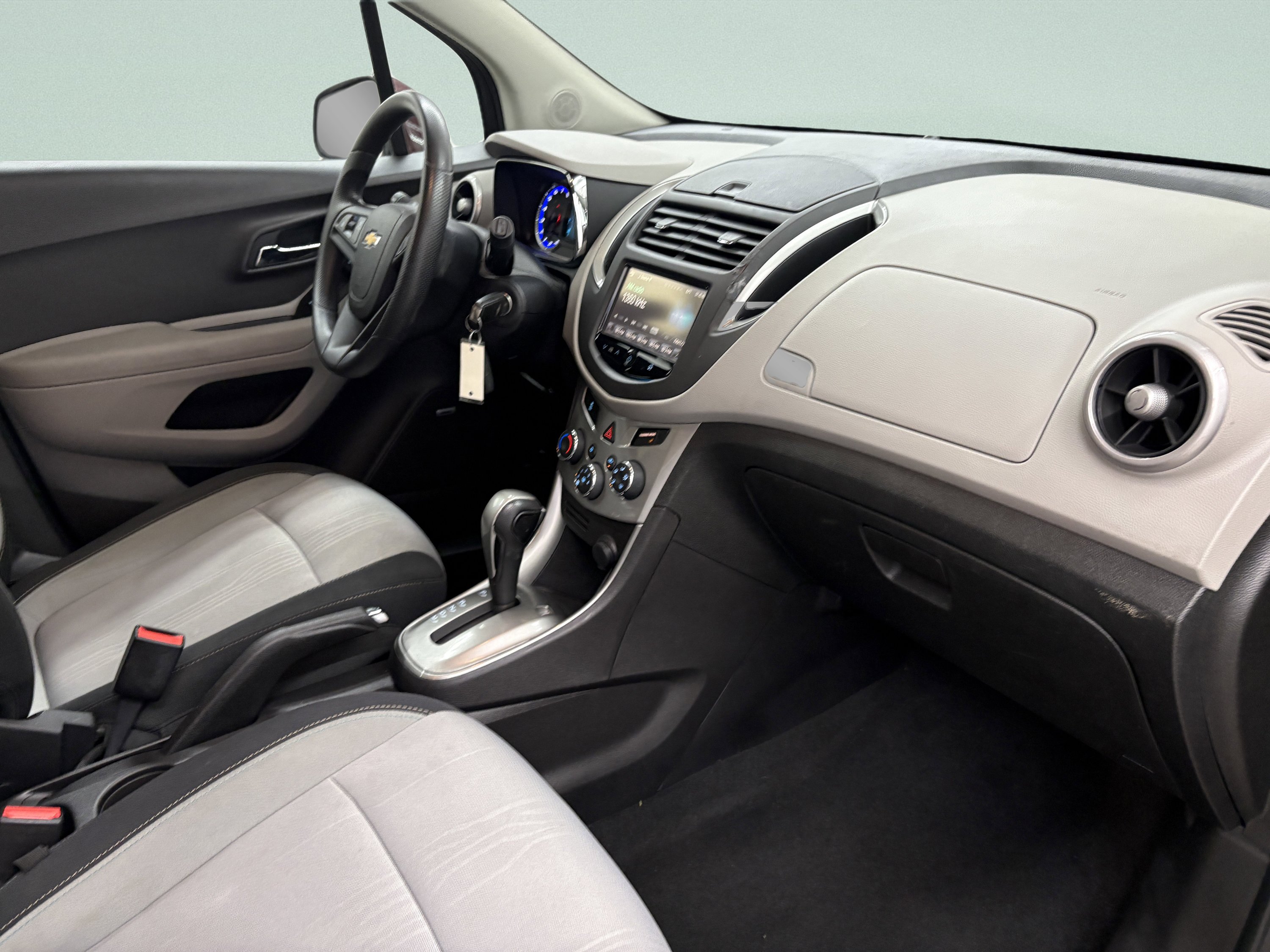 Used 2016 Chevrolet Trax LT w/ LT Sun and Sound Package FWD image 19
