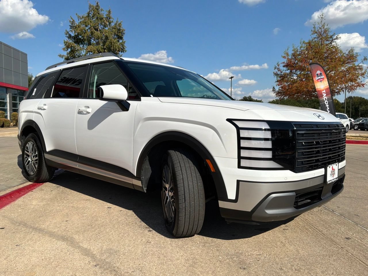Used 2026 Hyundai Palisade SEL FWD image 4