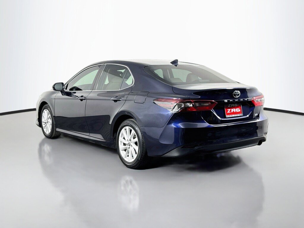 Used 2022 Toyota Camry LE w/ Carpet Mat Package (TMS) FWD image 3
