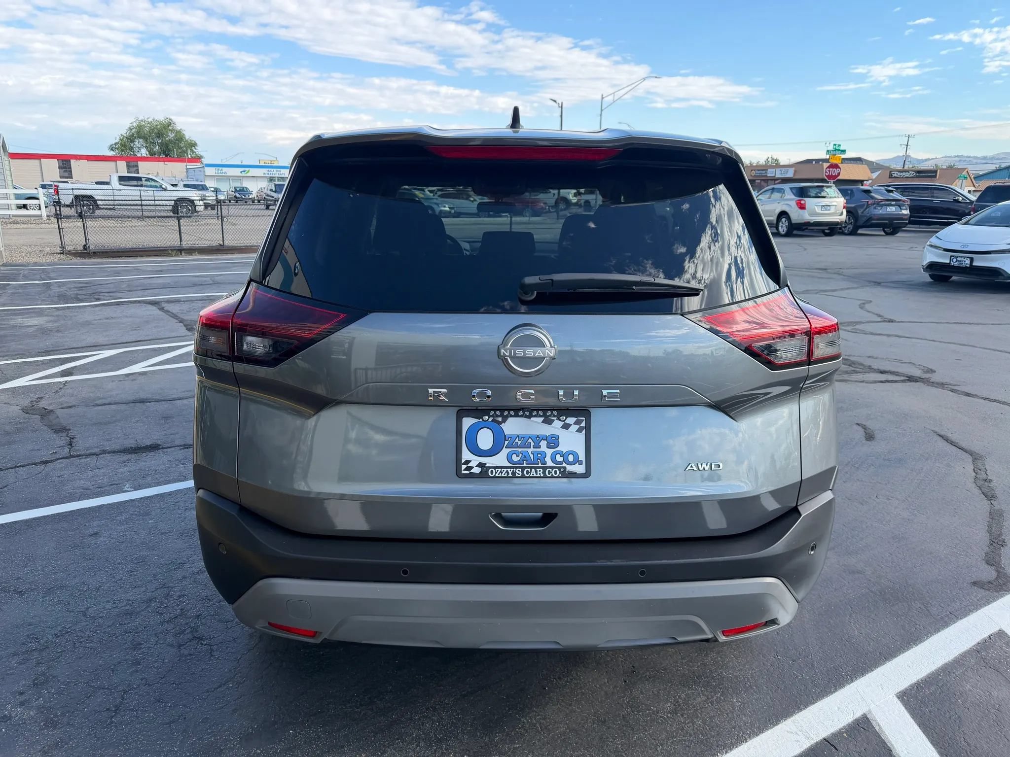 Used 2023 Nissan Rogue S AWD/4WD image 6