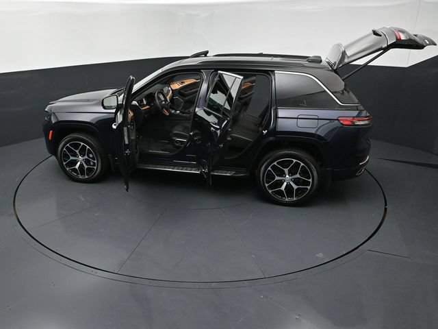 Used 2024 Jeep Grand Cherokee Summit AWD/4WD image 27