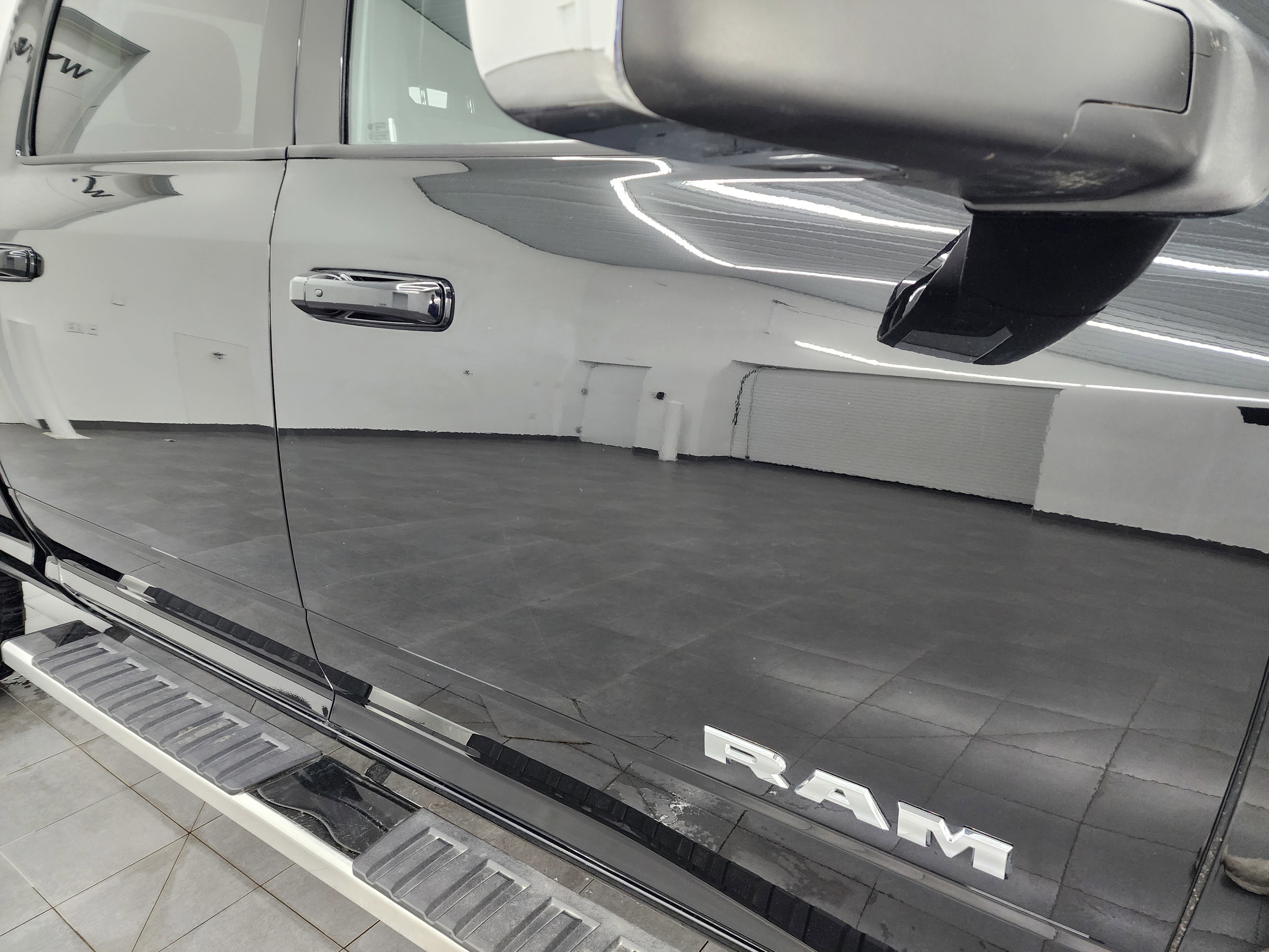 Used 2024 RAM 2500 Laramie w/ Sport Appearance Package image 25