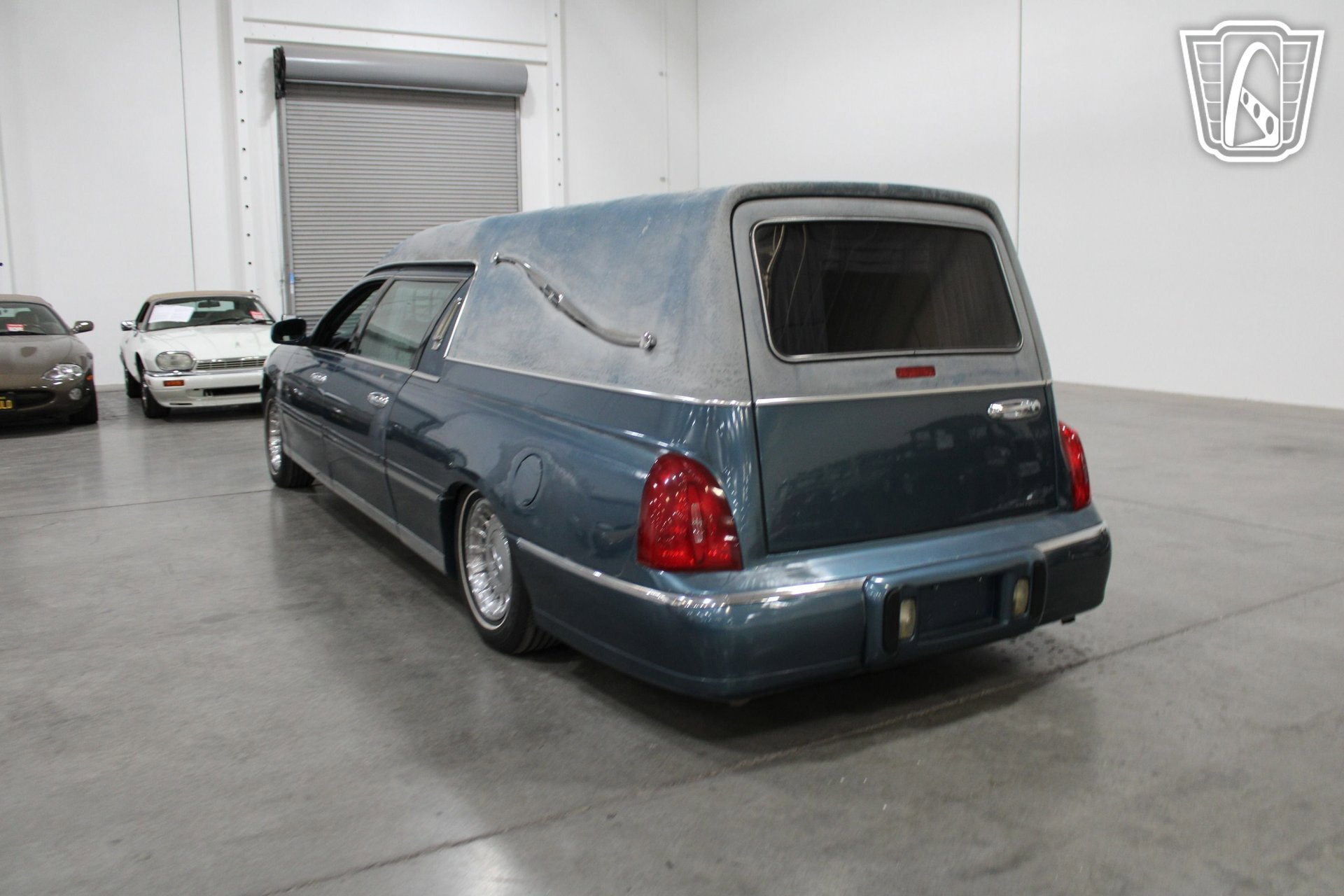 Used 2001 Lincoln Town Car Executive RWD image 16