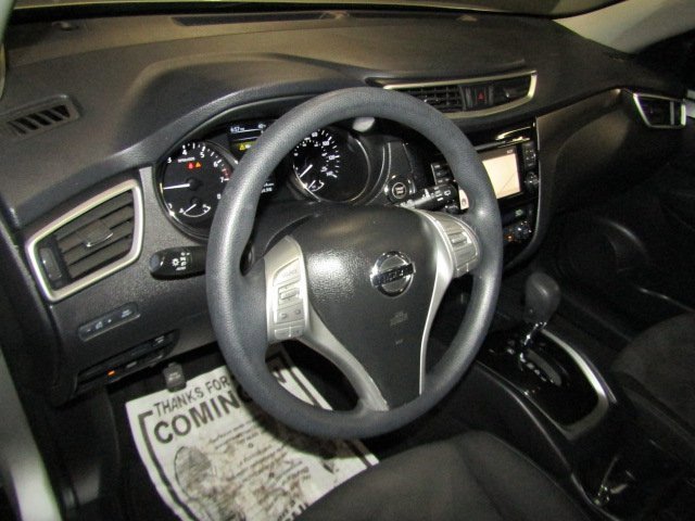 Used 2016 Nissan Rogue SV w/ SV Premium Package image 7