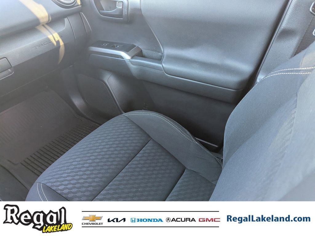 Used 2022 Toyota Tacoma SR5 w/ Trail Edition image 13