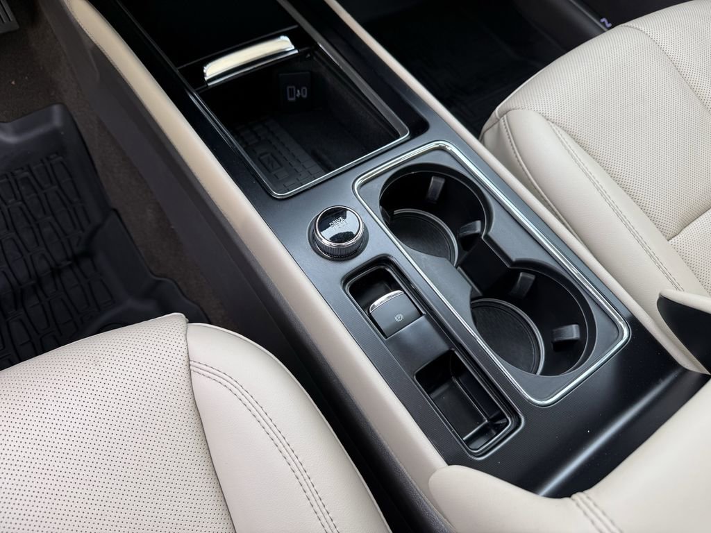 Used 2023 Lincoln Corsair Grand Touring w/ Equipment Group 301A image 28