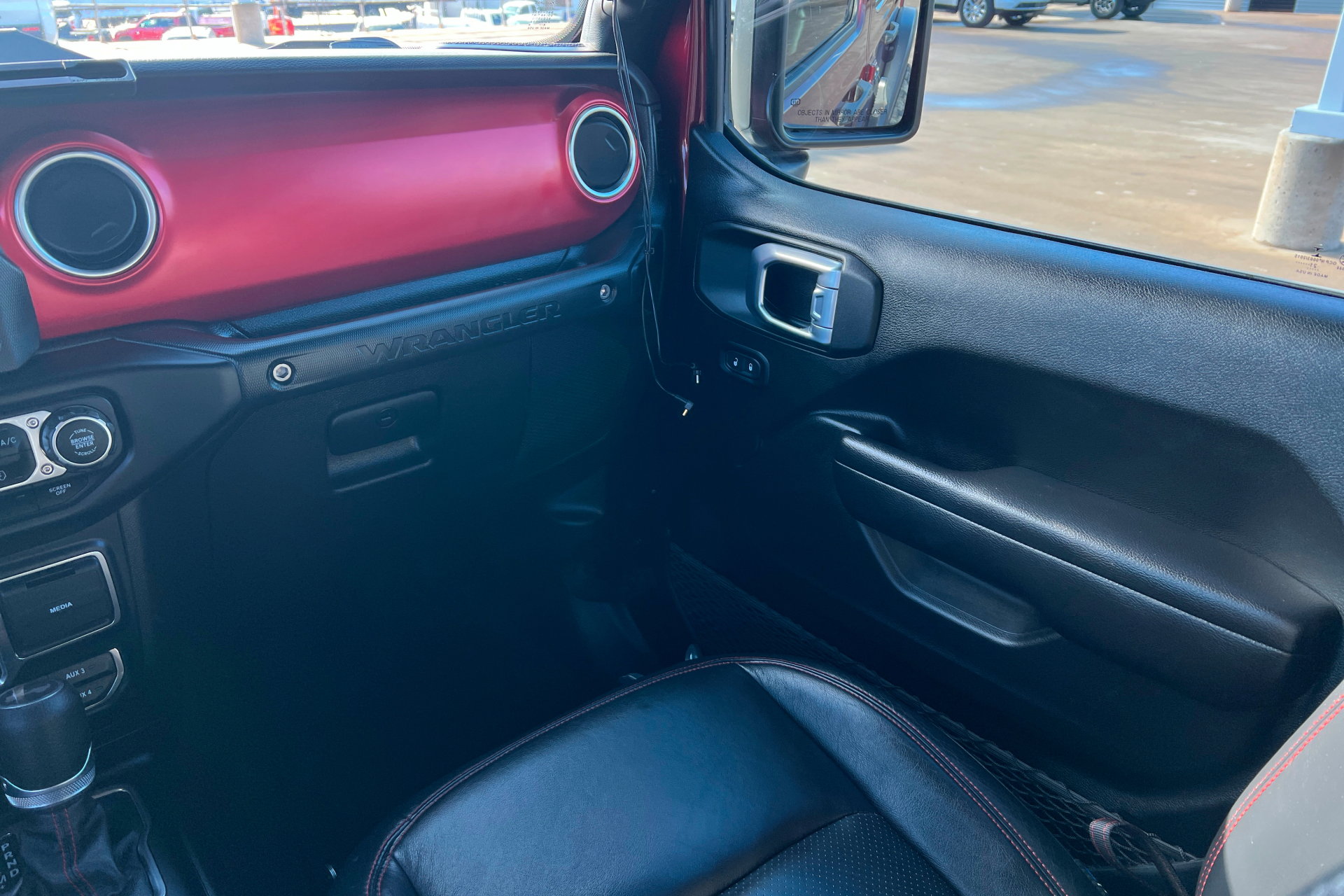 Used 2021 Jeep Wrangler Unlimited Rubicon AWD/4WD image 11