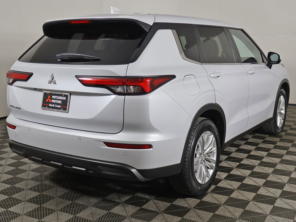 Used 2024 Mitsubishi Outlander ES AWD/4WD image 8