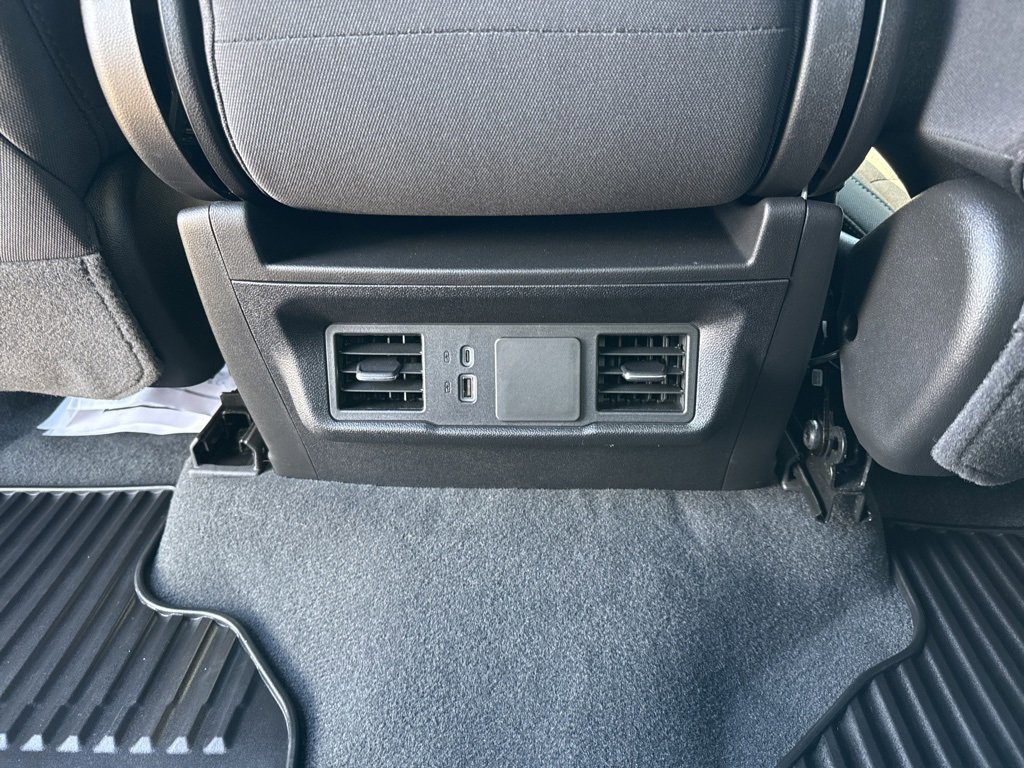 Used 2025 Chevrolet Silverado 1500 Custom image 25