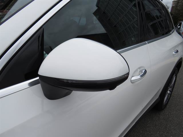 Used 2026 Mercedes-Benz GLC 300 4MATIC image 26