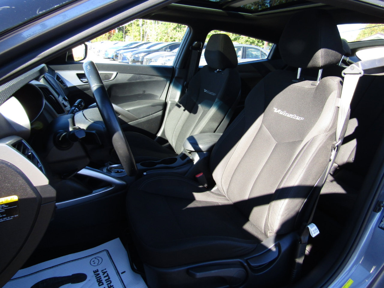 Used 2017 Hyundai Veloster Value Edition image 18