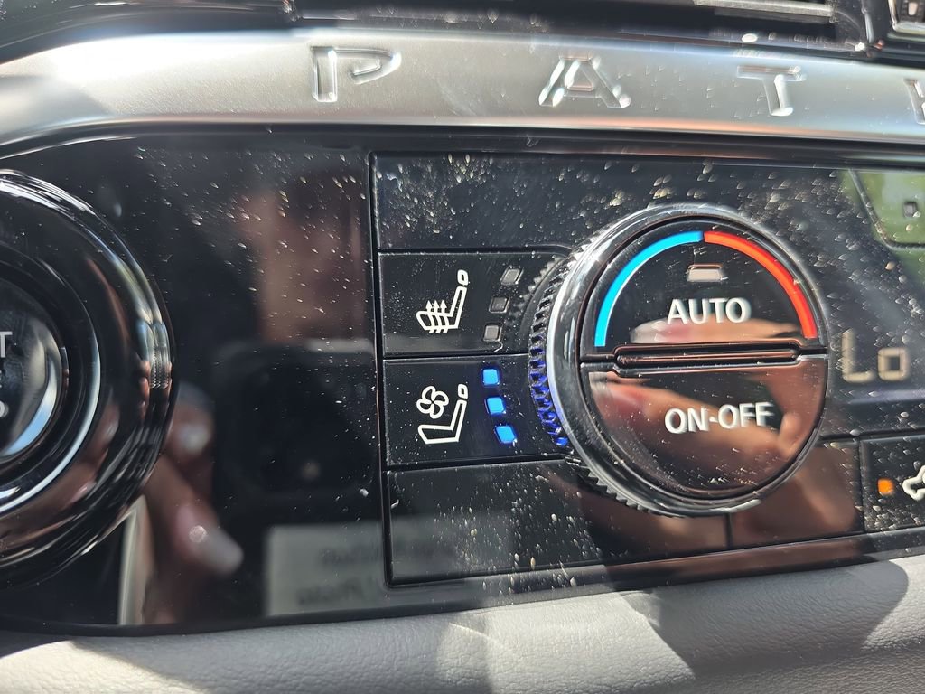 New 2026 Nissan Pathfinder Platinum AWD/4WD image 24