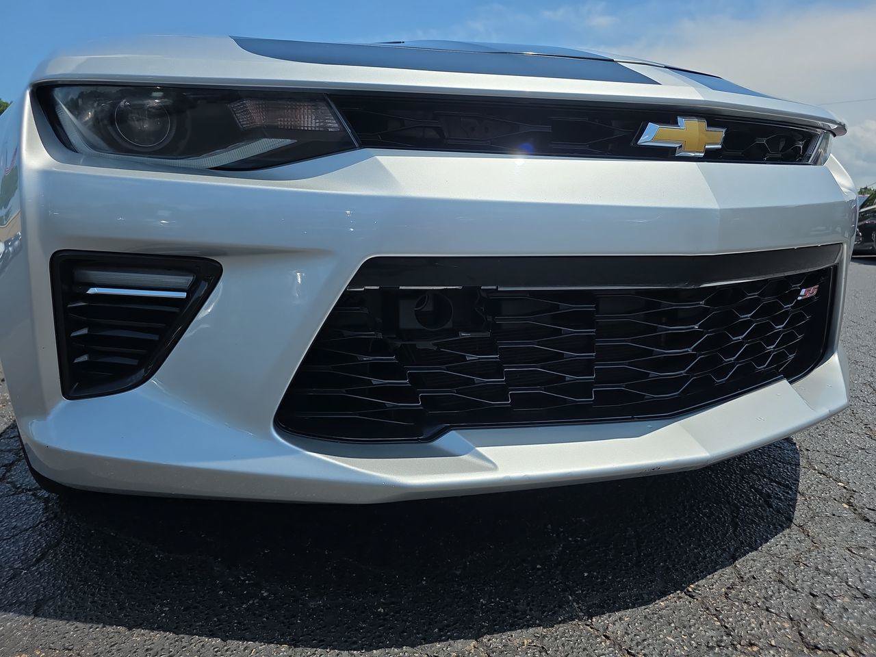 Used 2017 Chevrolet Camaro SS RWD image 40