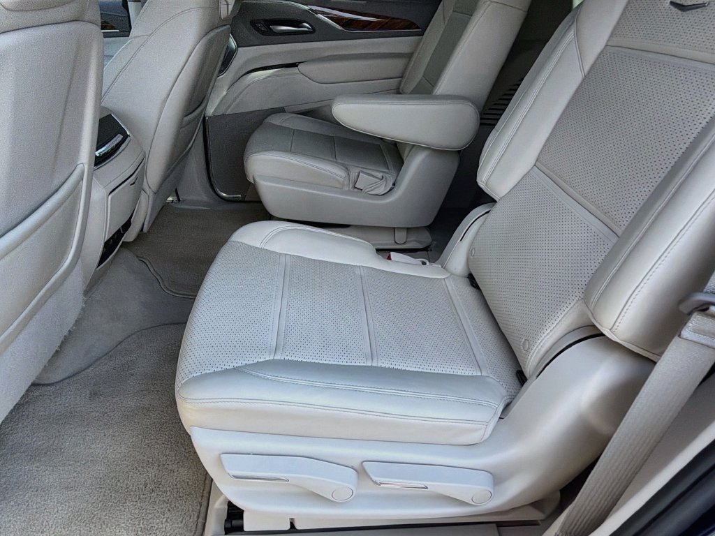 Used 2023 Cadillac Escalade Sport Platinum AWD/4WD image 26