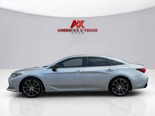 Used 2019 Toyota Avalon XSE FWD image 2