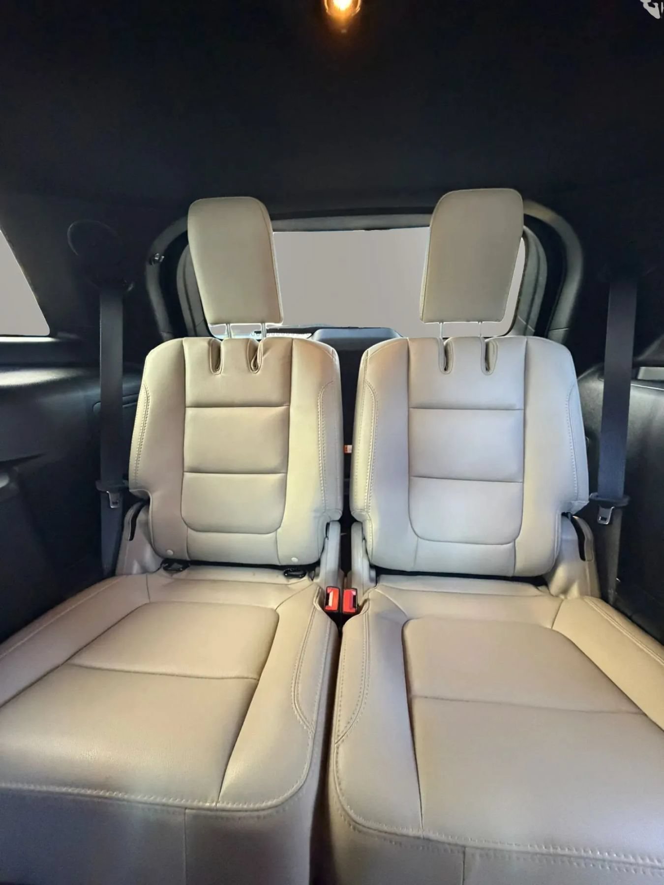 Used 2019 Ford Explorer Limited w/ Ford Safe & Smart Package FWD image 20