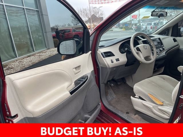 Used 2014 Toyota Sienna L image 4