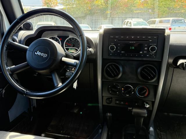 Used 2008 Jeep Wrangler Unlimited Rubicon w/ Dual Top Group AWD/4WD image 22