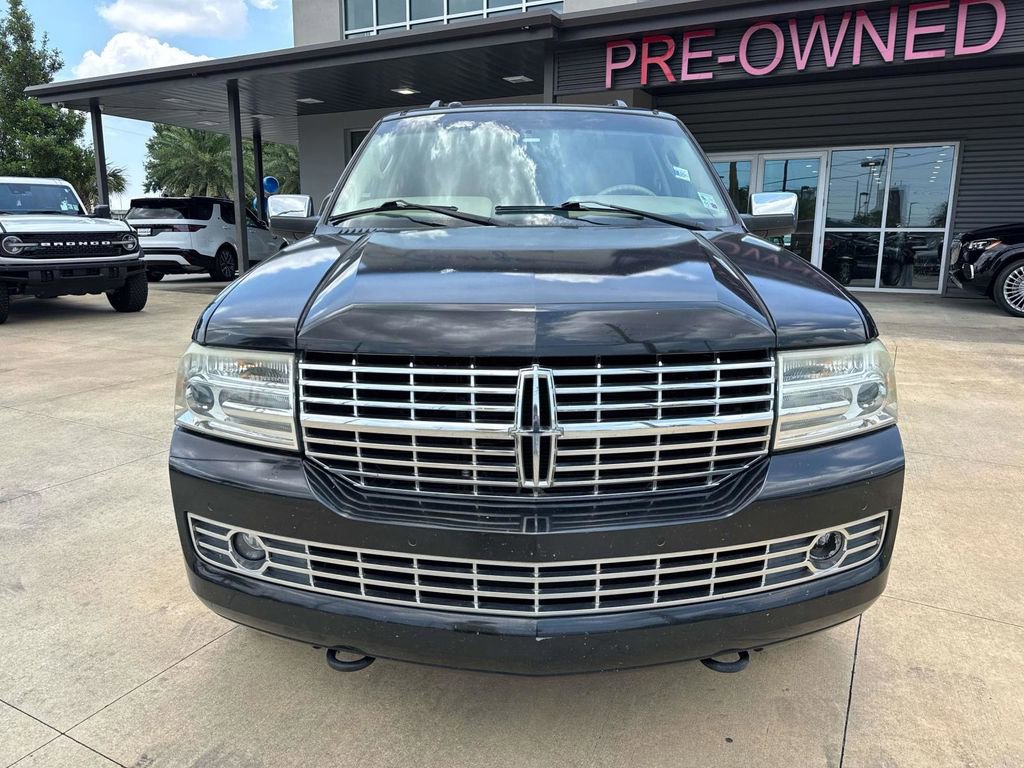 Used 2010 Lincoln Navigator 2WD image 2