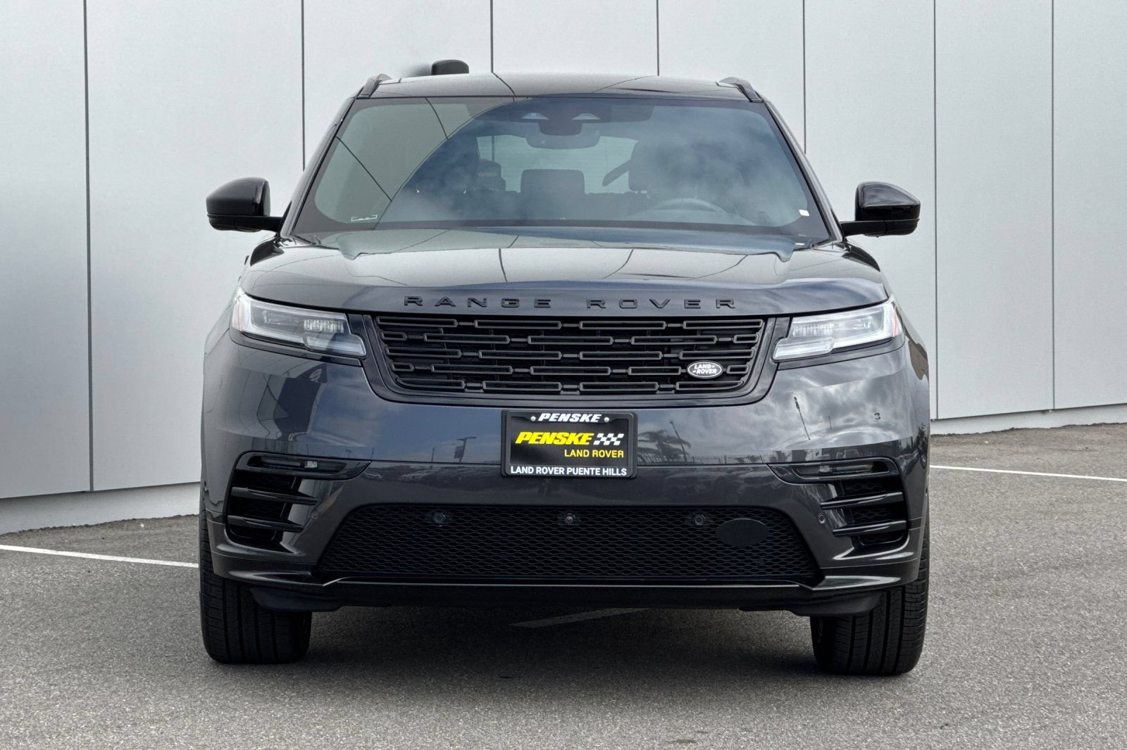 Certified 2026 Land Rover Range Rover Velar Dynamic SE AWD/4WD image 8