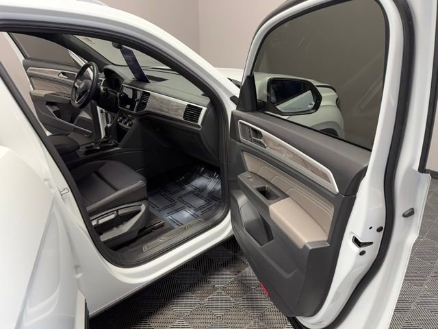 Used 2022 Volkswagen Atlas Cross Sport SE image 21