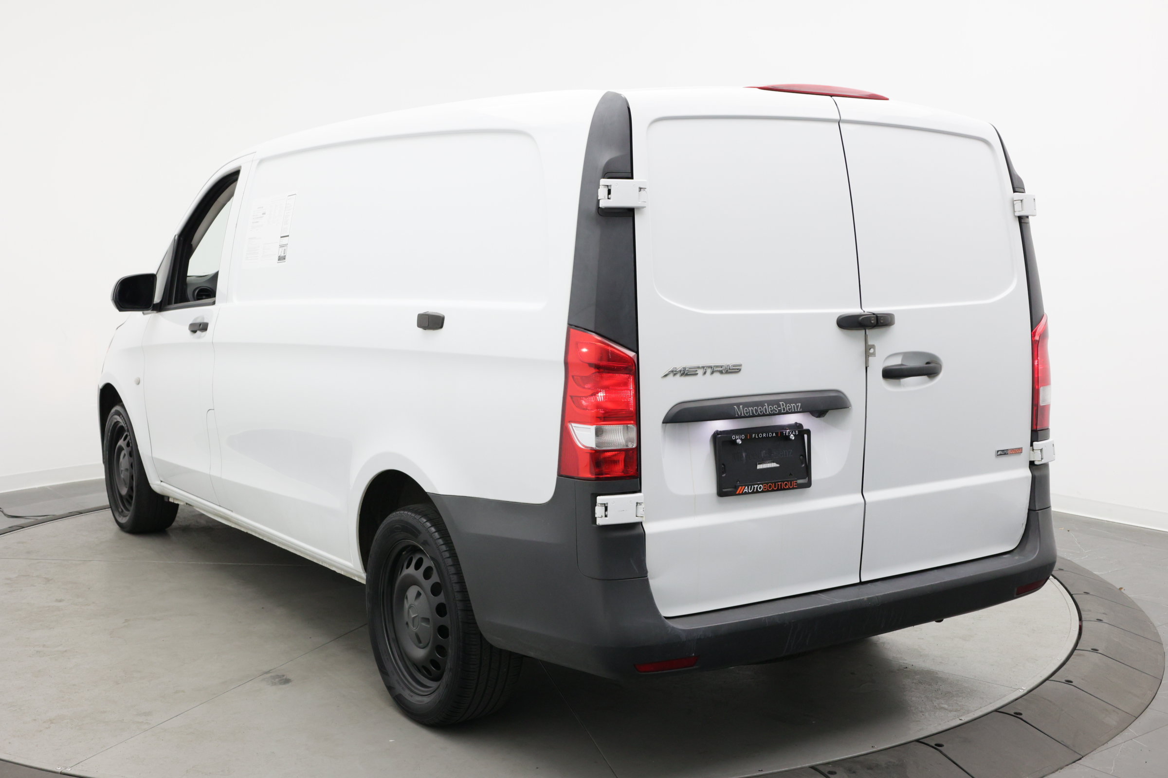 Used 2018 Mercedes-Benz Metris image 4
