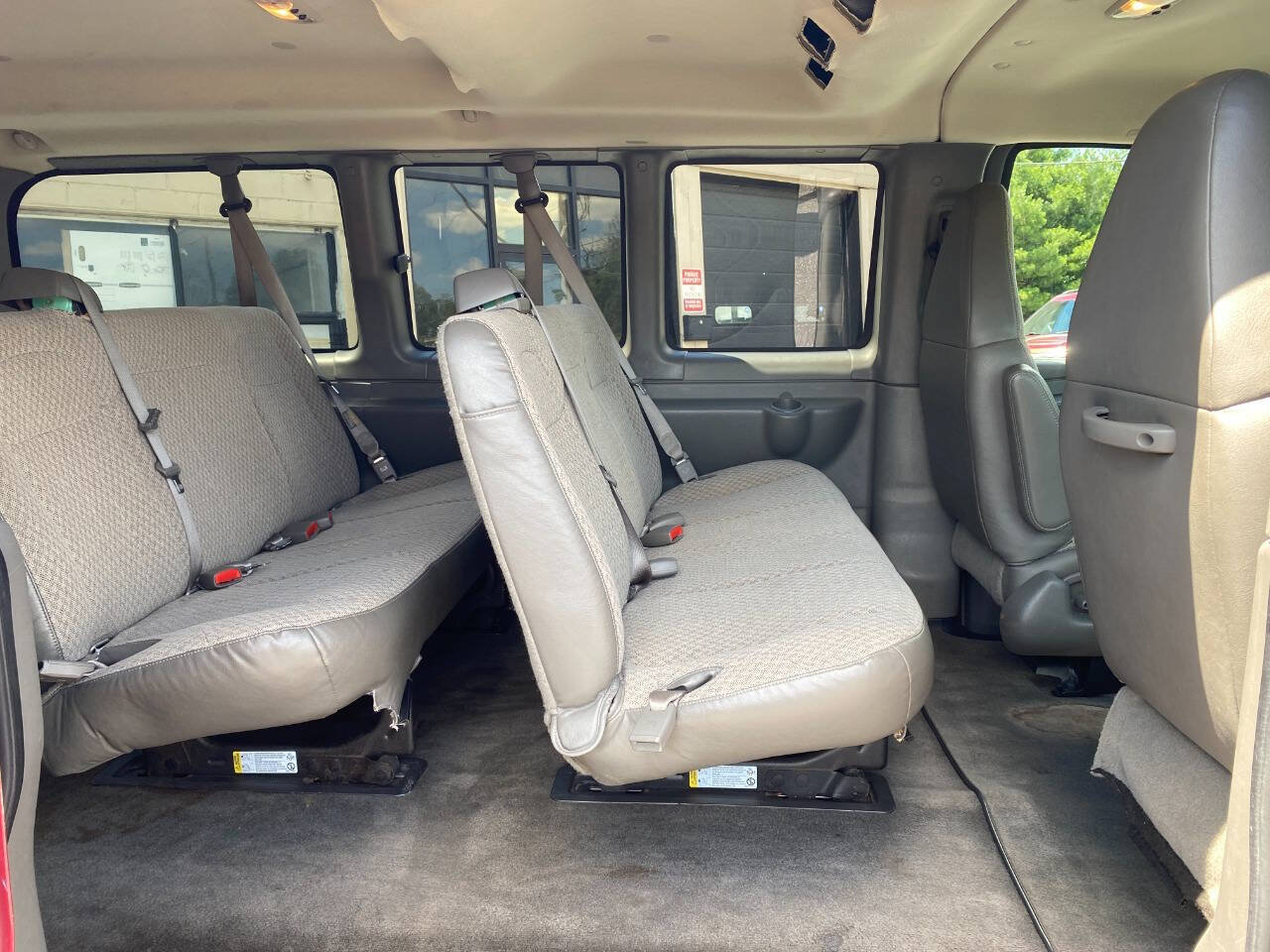 Used 2008 Chevrolet Express 1500 Passenger w/ LT Preferred Equipment Group RWD image 19