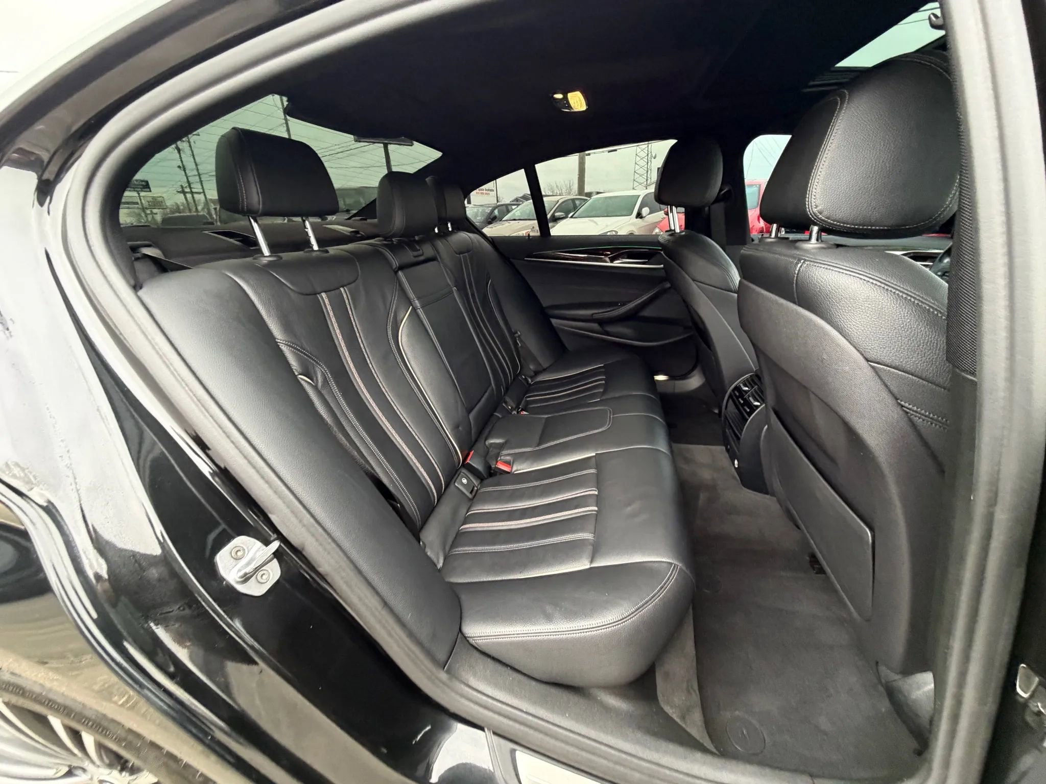 Used 2018 BMW 540i xDrive w/ Premium Package image 13