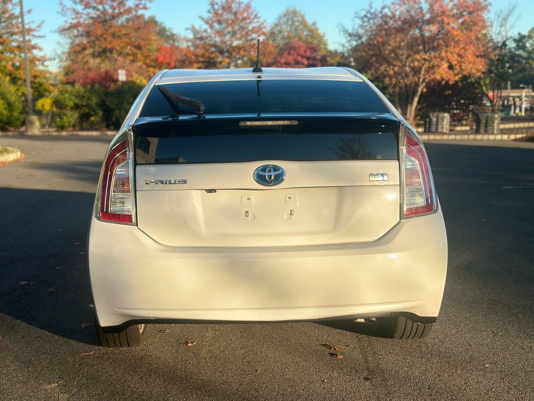 Used 2014 Toyota Prius Five FWD image 6