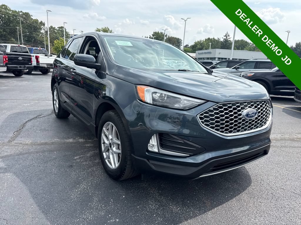 Used 2024 Ford Edge SEL w/ Convenience Package AWD/4WD image 4