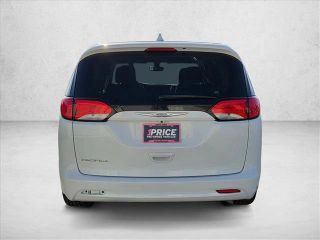 Used 2017 Chrysler Pacifica LX image 7