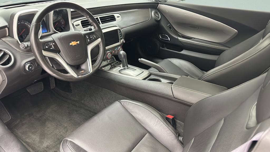 Used 2014 Chevrolet Camaro SS w/ RS Package RWD image 9
