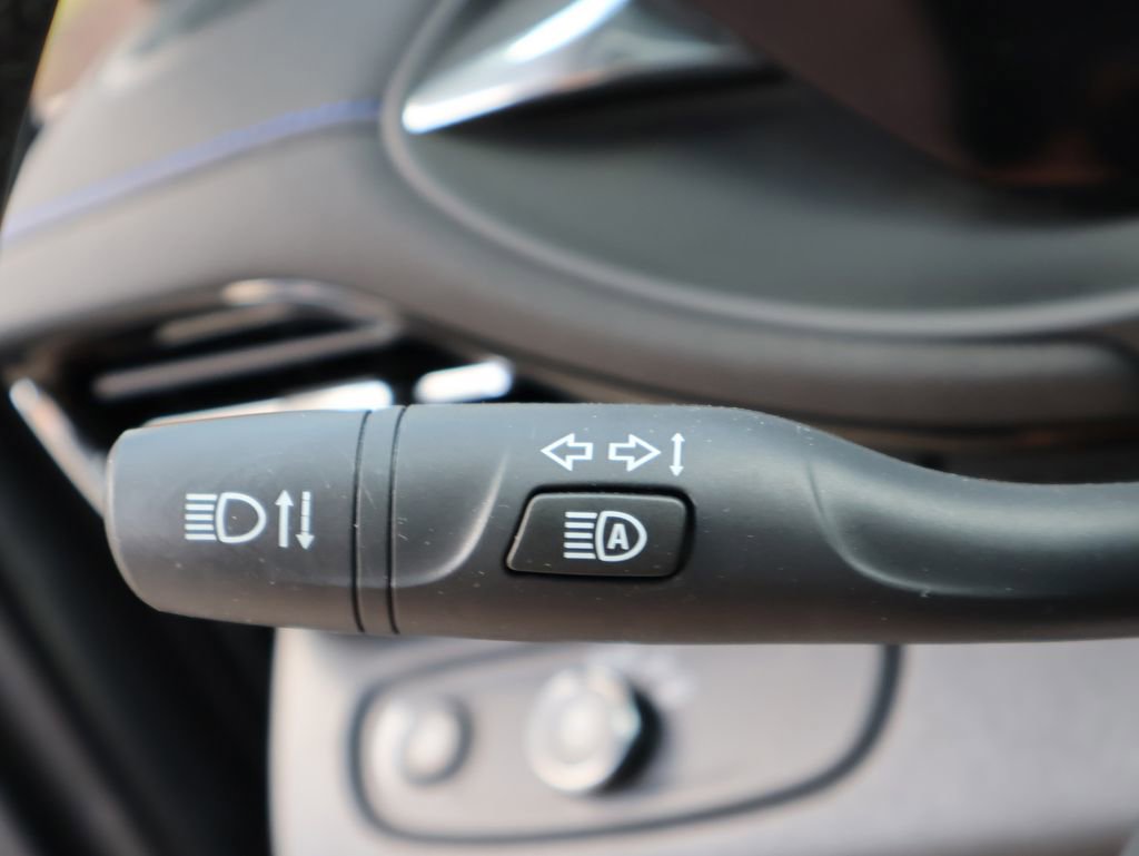 Used 2025 Buick Envista Sport Touring w/ Convenience I Package FWD image 36